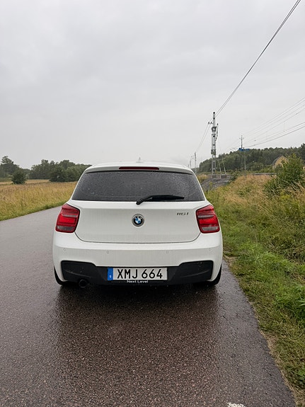 BMW 116i 4 of 5