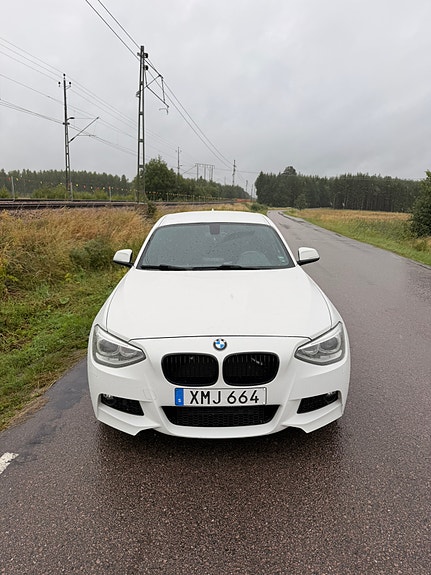 BMW 116i 2 of 5
