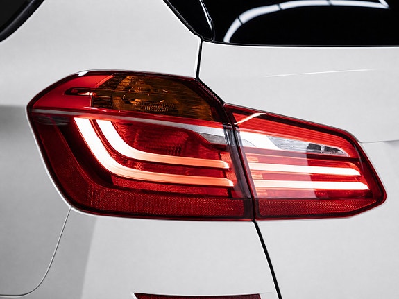 BMW 225xe 22 of 25