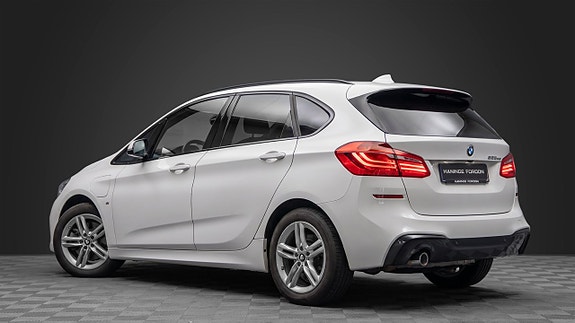 BMW 225xe 6 of 25