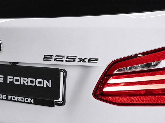 BMW 225xe 23 of 25