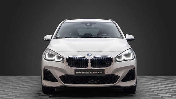 BMW 225xe 2 of 25
