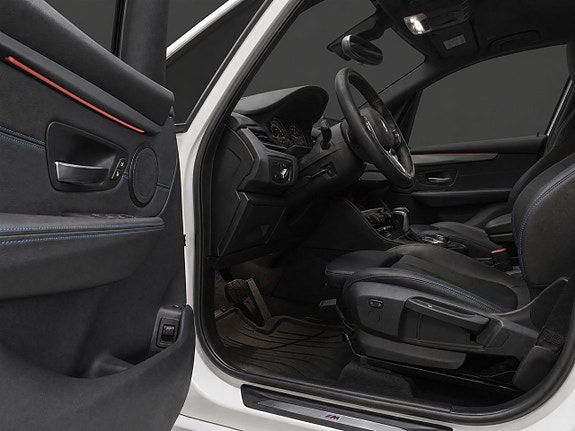 BMW 225xe 7 of 25