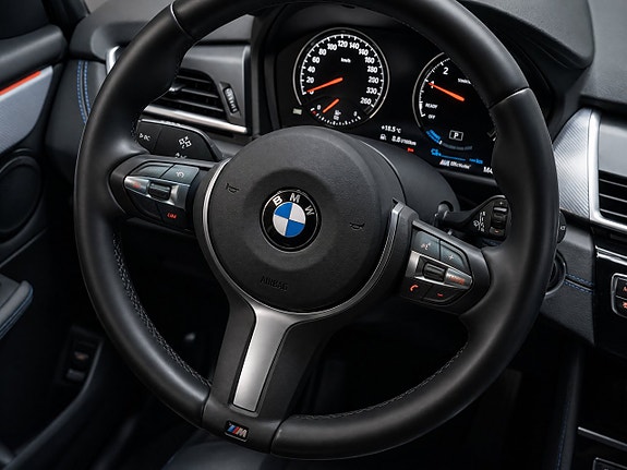 BMW 225xe 11 of 25