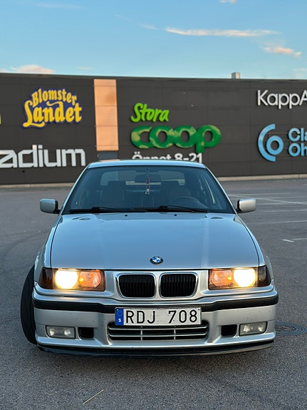 BMW 323Ti 5 of 5