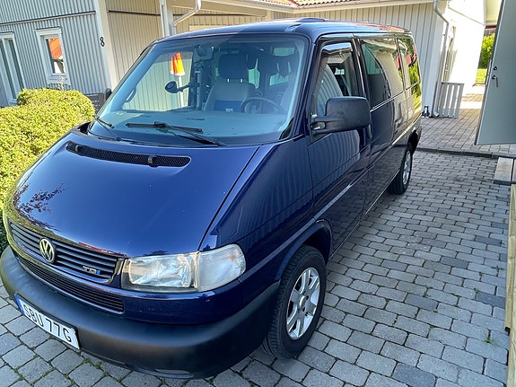 Volkswagen Transporter Multivan Caravelle 3 of 25