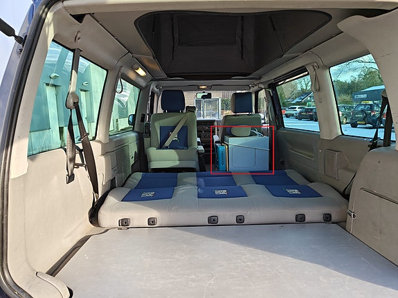 Volkswagen Transporter Multivan Caravelle 24 of 25