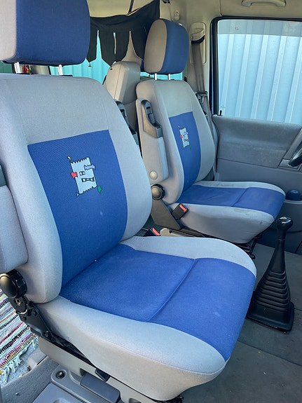 Volkswagen Transporter Multivan Caravelle 13 of 25