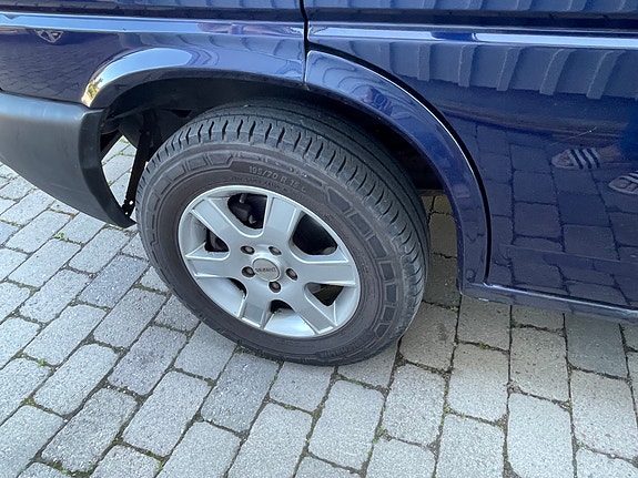 Volkswagen Transporter Multivan Caravelle 5 of 25