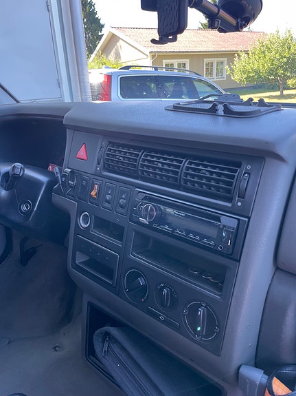 Volkswagen Transporter Multivan Caravelle 15 of 25