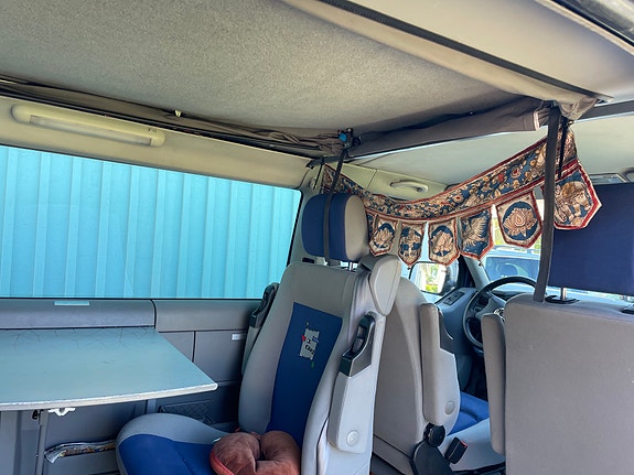 Volkswagen Transporter Multivan Caravelle 12 of 25