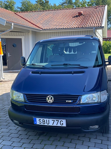 Volkswagen Transporter Multivan Caravelle 4 of 25