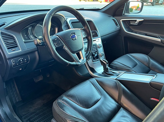 Volvo XC60 13 of 23