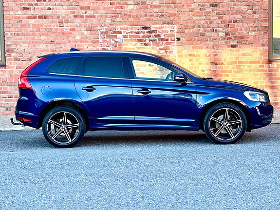Volvo XC60 8 of 23