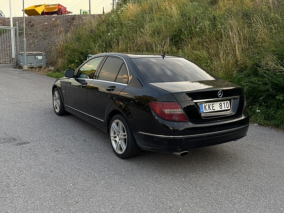 Mercedes-Benz C220 3 of 5