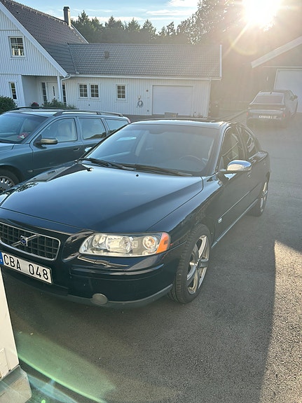 Volvo S60 2 of 15