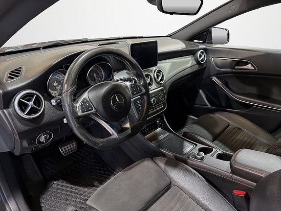 Mercedes-Benz CLA220 d 10 of 27