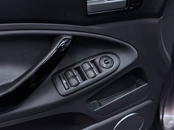 Ford Kuga 23 of 24
