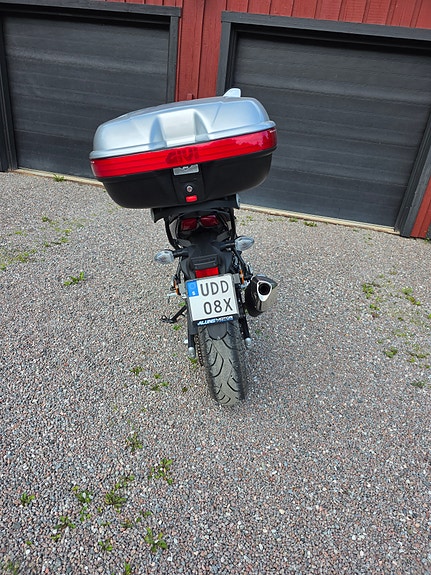 Suzuki SV650 5 of 6
