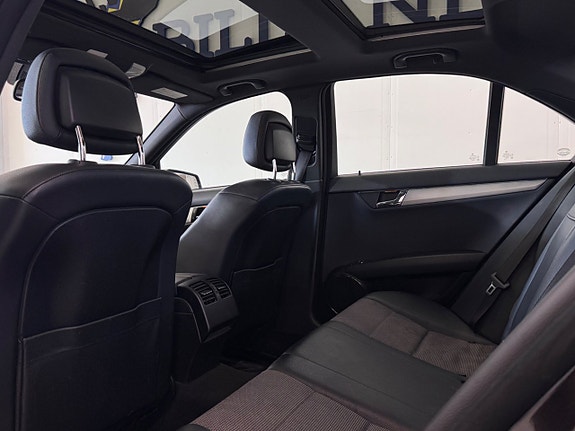 Mercedes-Benz C180 14 of 27
