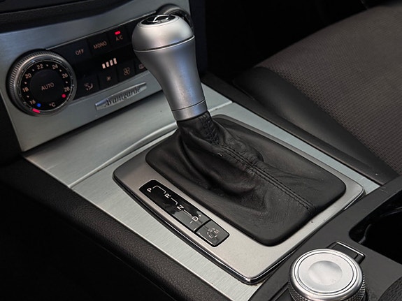 Mercedes-Benz C180 25 of 27