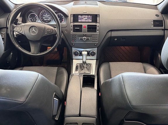 Mercedes-Benz C180 18 of 27