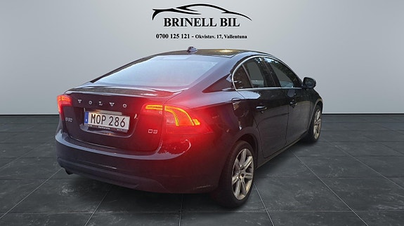 Volvo S60 2 of 5