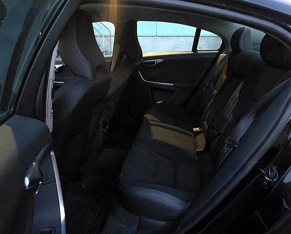 Volvo S60 15 of 27