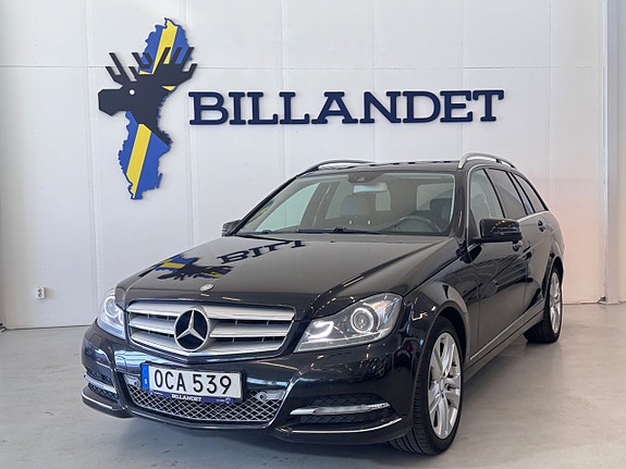 Mercedes-Benz C220 2 of 5