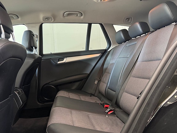 Mercedes-Benz C220 16 of 26