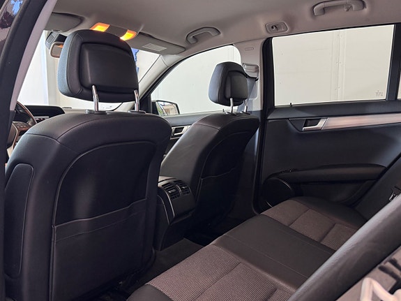 Mercedes-Benz C220 14 of 26