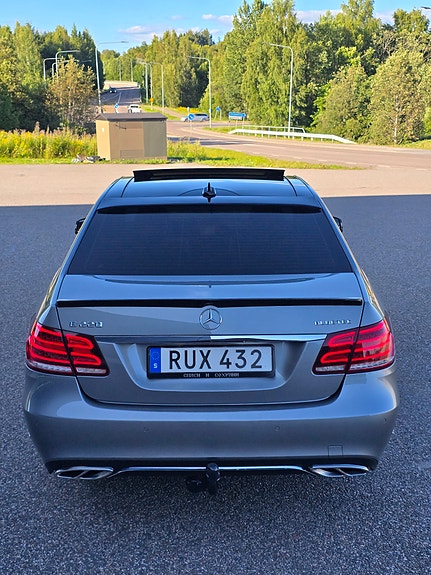 Mercedes-Benz E220 4 of 9