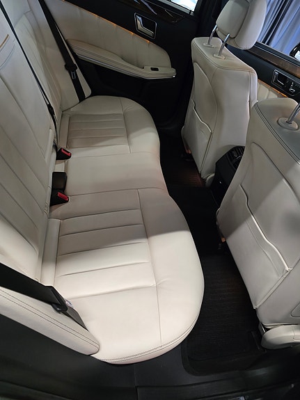 Mercedes-Benz E220 9 of 9
