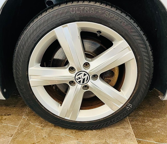 Volkswagen Scirocco 5 of 5