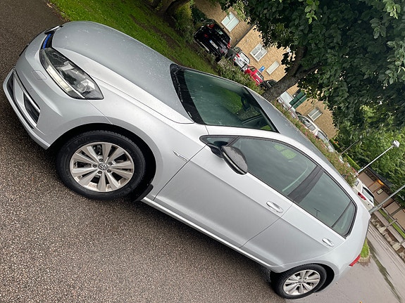 Volkswagen Golf VII 2 of 5