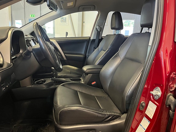 Toyota RAV4 15 of 19