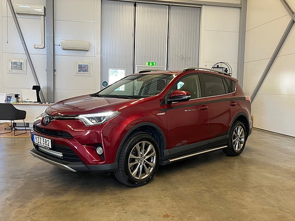 Toyota RAV4 5 of 5