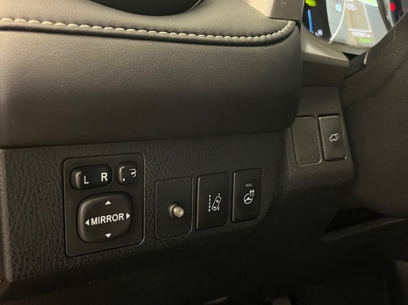 Toyota RAV4 13 of 19
