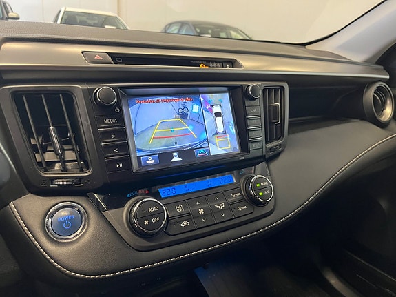 Toyota RAV4 17 of 19