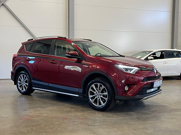 Toyota RAV4 2 of 5