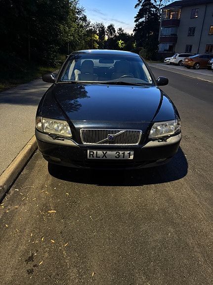 Volvo S80 2 of 5