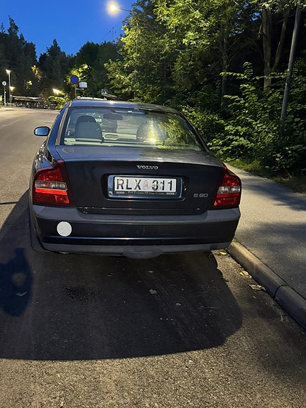 Volvo S80 4 of 5