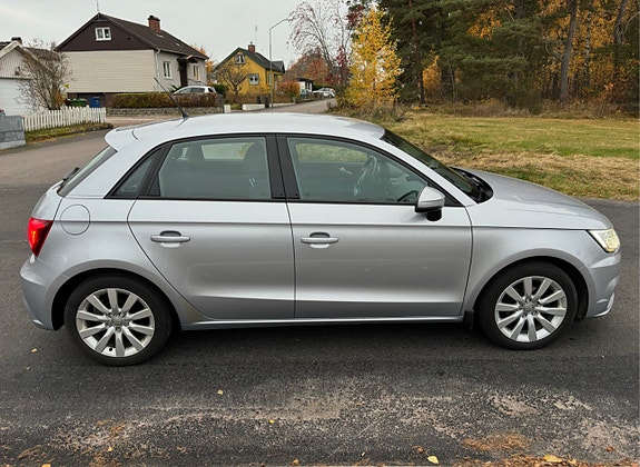 Audi A1 3 of 5