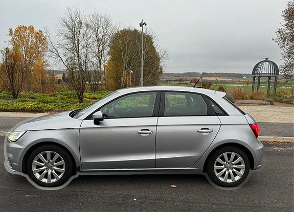 Audi A1 2 of 5