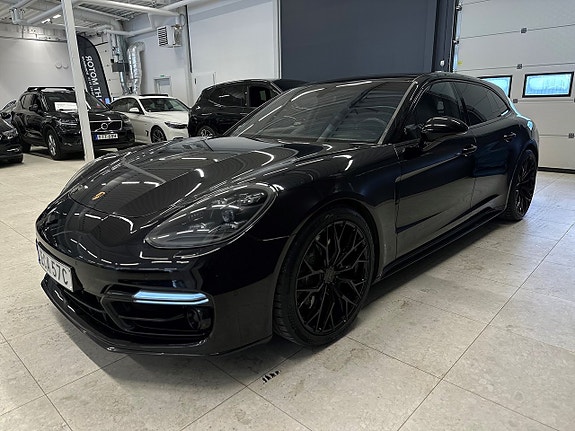 Porsche Panamera 4 4 of 5