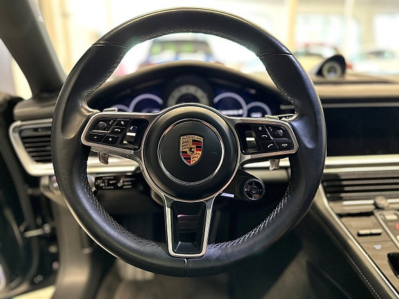 Porsche Panamera 4 16 of 29