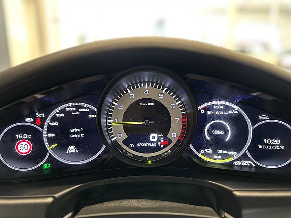 Porsche Panamera 4 17 of 29
