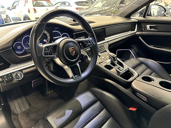 Porsche Panamera 4 10 of 29
