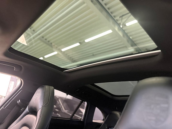 Porsche Panamera 4 13 of 29