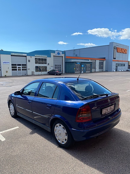 Opel Astra 2 of 5
